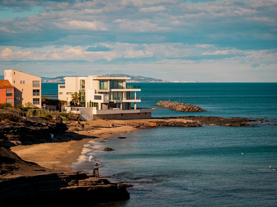 Modern houses above the sea on the Cape & Cove property portal